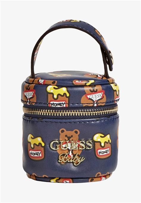 guess toilet tas